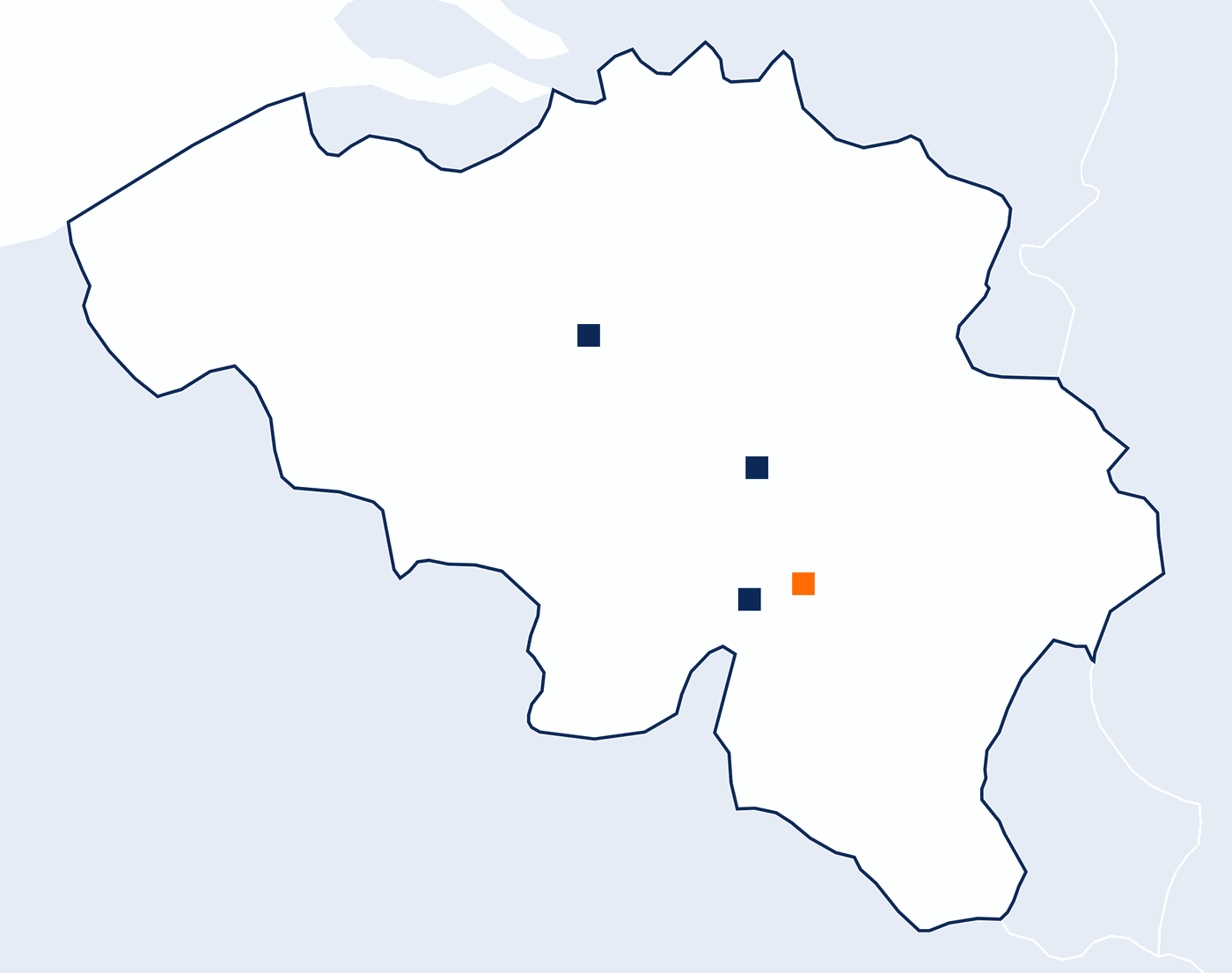 Carte de la Belgique situant les quatre bureaux du groupe : Bruxelles, Eghezée, Dinant et Ciney
